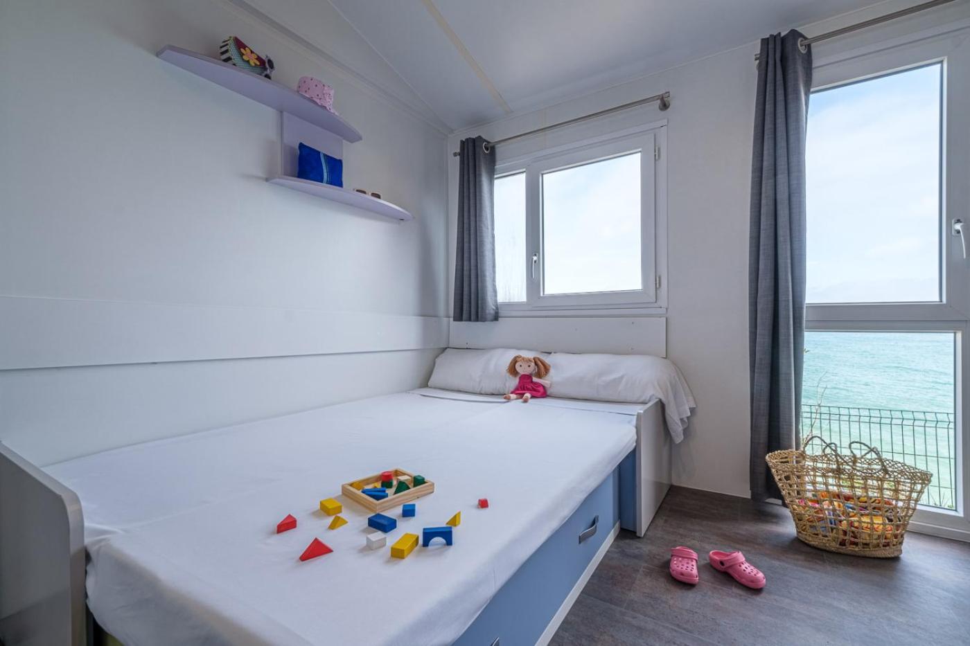Camping Estival Torre De La Mora Тамарит Номер фото